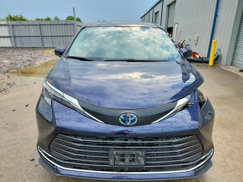 Photo 5 from auction – 2024 TOYOTA SIENNA with VIN 5TDYRKEC6RS206070