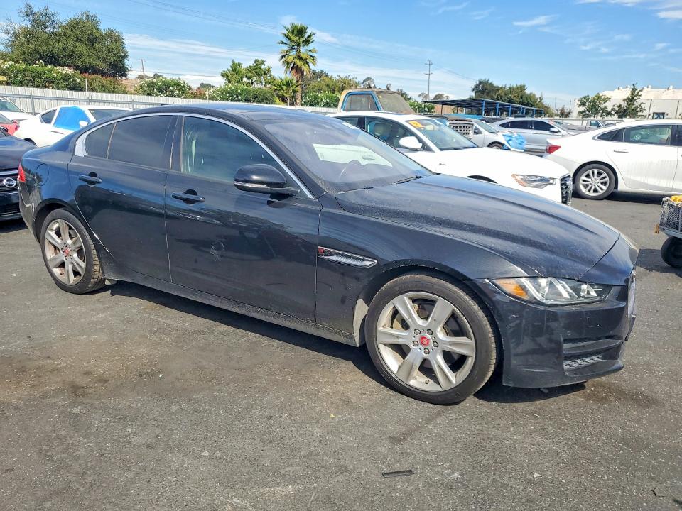 Photo 4 from auction – 2017 JAGUAR XE with VIN SAJAD4BG0HA968133