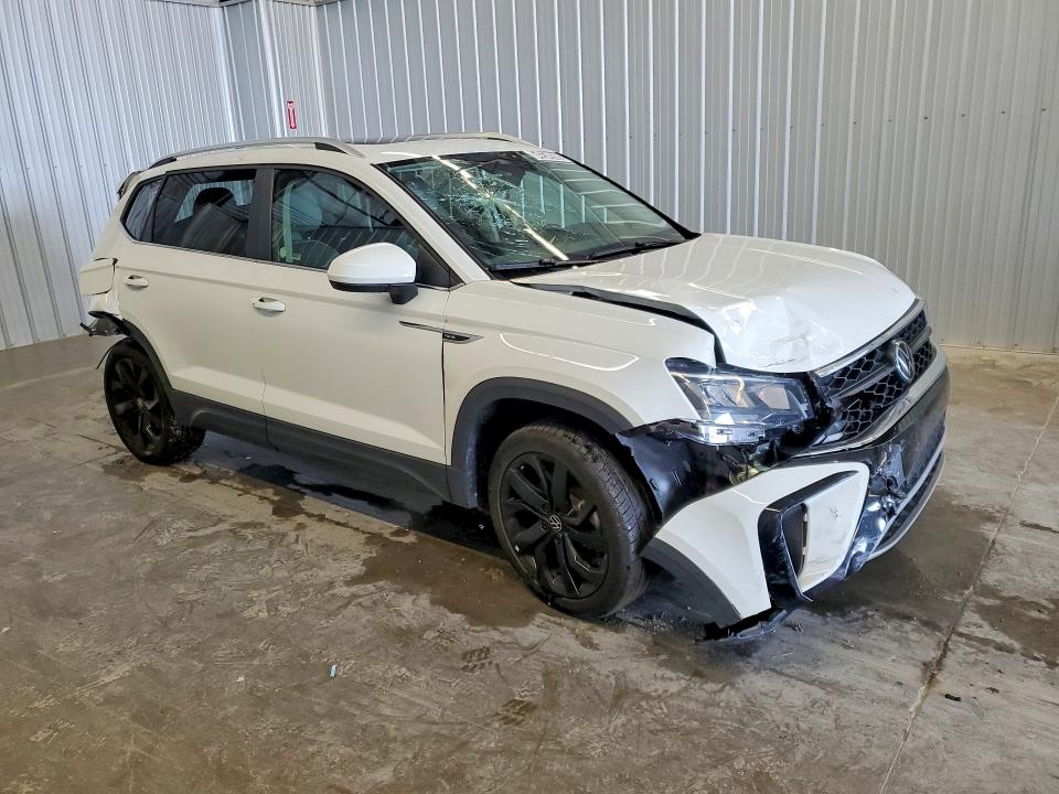Photo 4 from auction – 2024 VOLKSWAGEN TAOS with VIN 3VVEX7B23RM114675