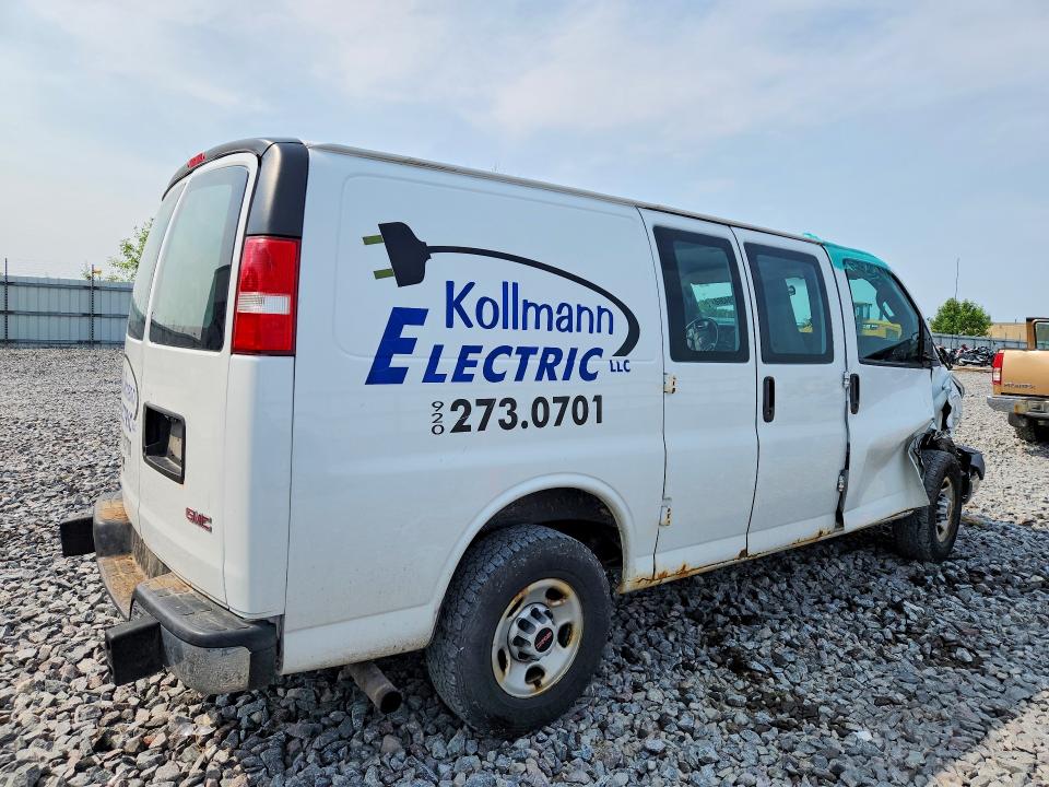 Photo 3 from auction – 2016 GMC SAVANA with VIN 1GTW7AFF1G1902152