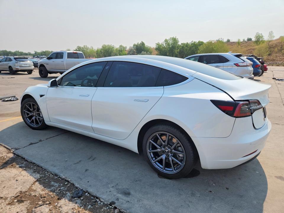 صورة رقم 2 من المزاد - 2020 TESLA MODEL 3 مع VIN 5YJ3E1EB9LF651633