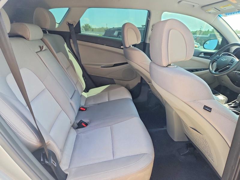 Photo 10 from auction – 2016 HYUNDAI TUCSON with VIN KM8J33A41GU145903