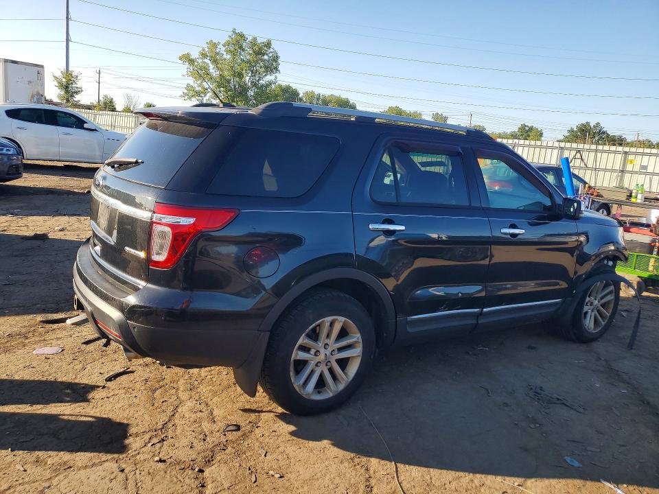Photo 3 from auction – 2013 FORD EXPLORER with VIN 1FM5K7D85DGB52437