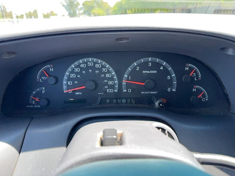 Photo 8 from auction – 2002 FORD F150 with VIN 1FTRX18L62NA85150