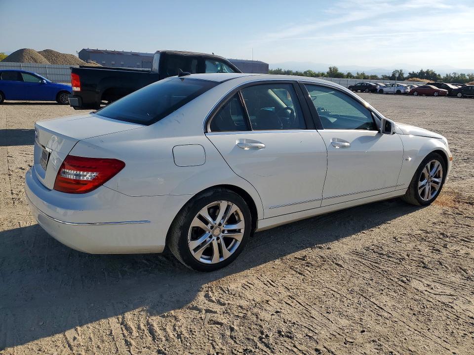 Photo 3 from auction – 2012 MERCEDES-BENZ C with VIN WDDGF4HBXCA650260