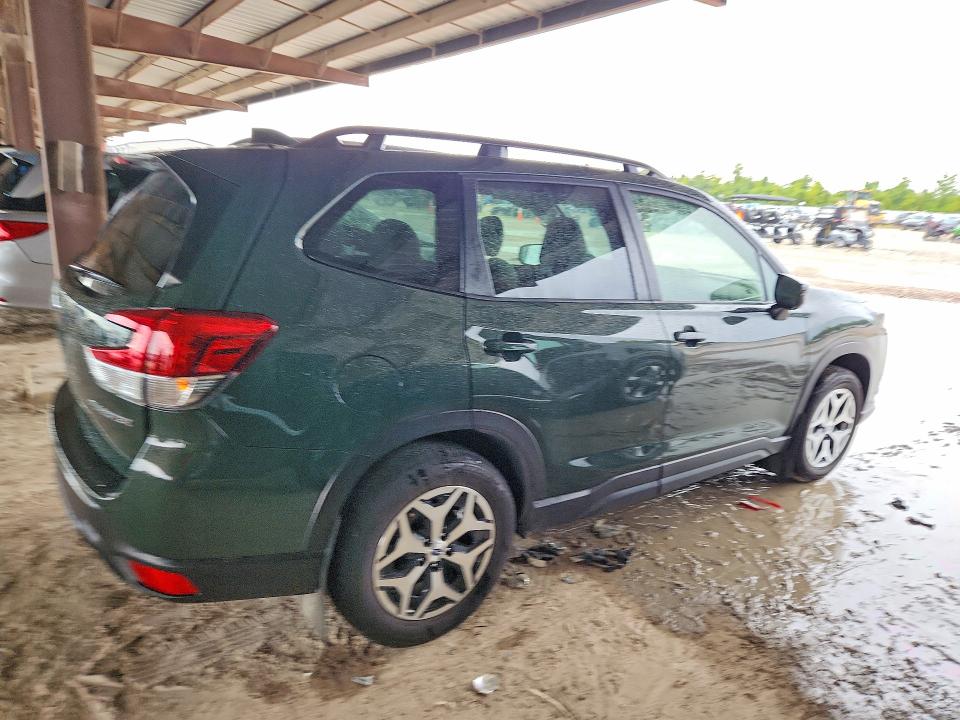 Photo 3 from auction – 2022 SUBARU FORESTER with VIN JF2SKAEC8NH467902
