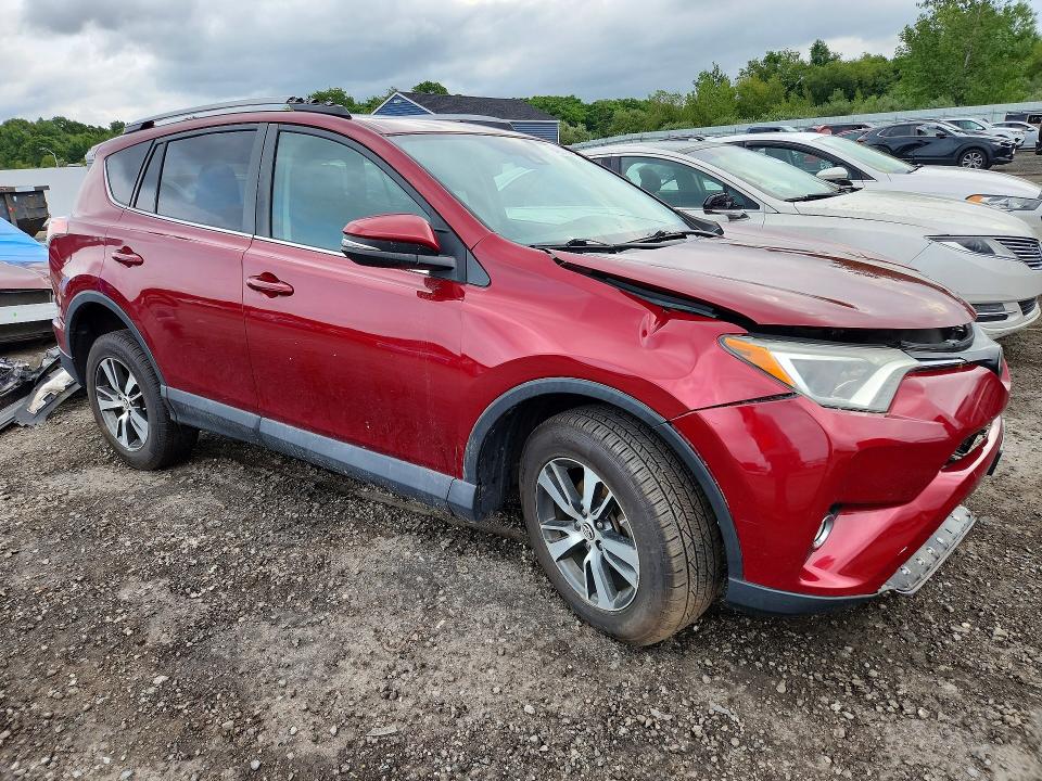 Photo 4 from auction – 2018 TOYOTA RAV4 with VIN 2T3RFREV0JW804584