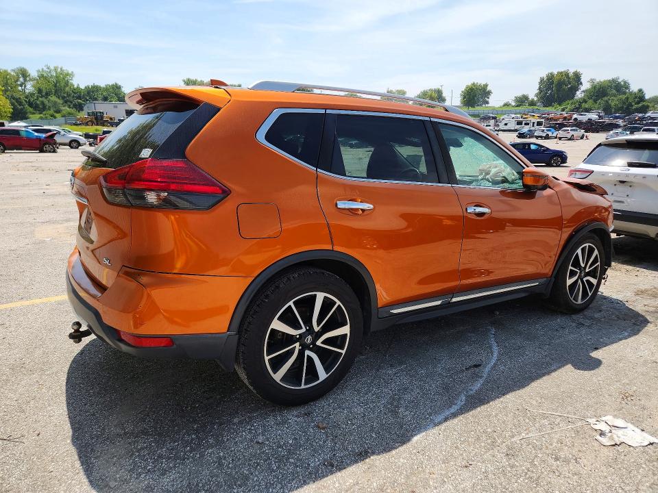 صورة رقم 3 من المزاد - 2017 NISSAN ROGUE مع VIN 5N1AT2MT2HC764112