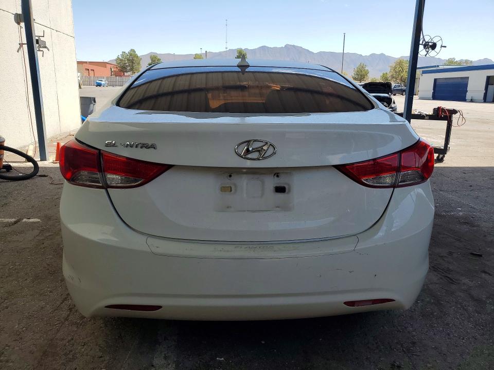 Снимка 6 от търг – 2013 HYUNDAI ELANTRA с VIN 5NPDH4AE7DH288412
