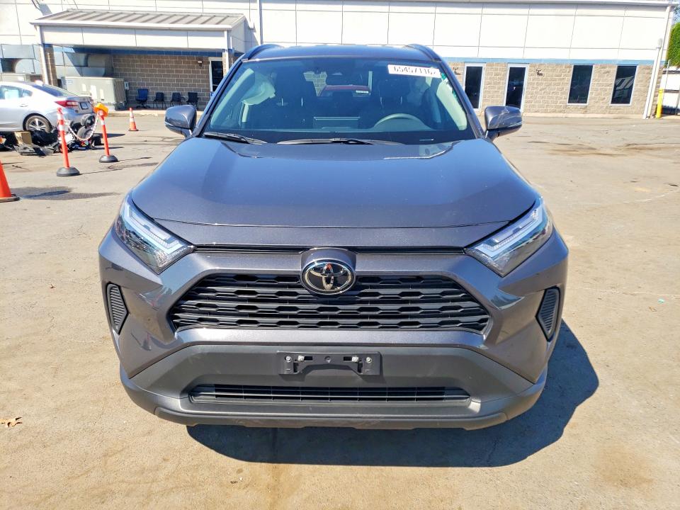 Photo 5 from auction – 2023 TOYOTA RAV4 with VIN 2T3P1RFV4PW392361