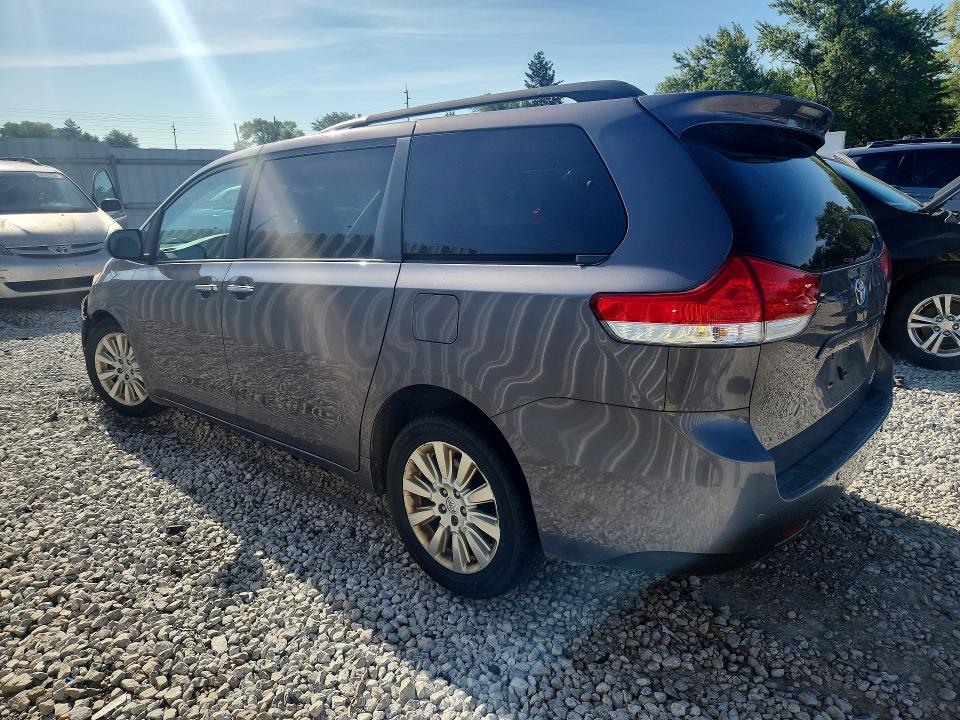 Photo 2 from auction – 2014 TOYOTA SIENNA with VIN 5TDDK3DC5ES078828
