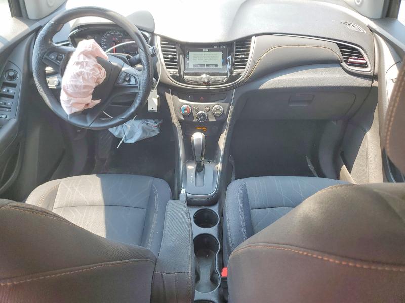 Photo 8 from auction – 2017 CHEVROLET TRAX with VIN 3GNCJLSB2HL207327