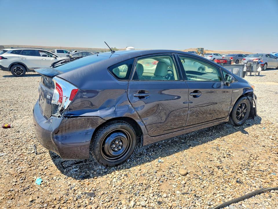 Photo 3 from auction – 2013 TOYOTA PRIUS with VIN JTDKN3DU2D1681173