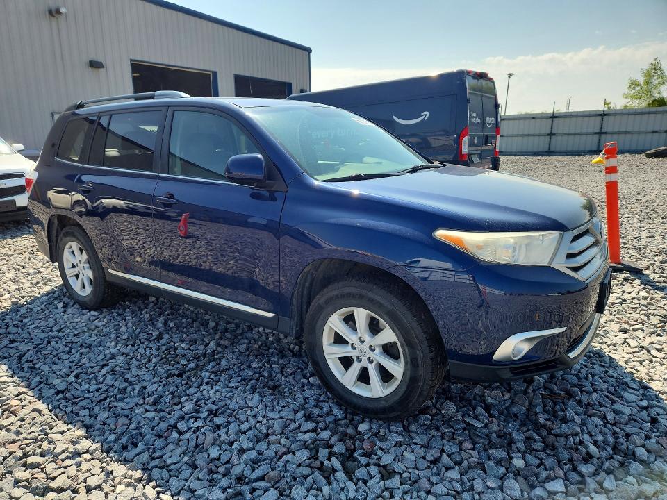 Photo 4 from auction – 2013 TOYOTA HIGHLANDER with VIN 5TDBK3EH1DS247436