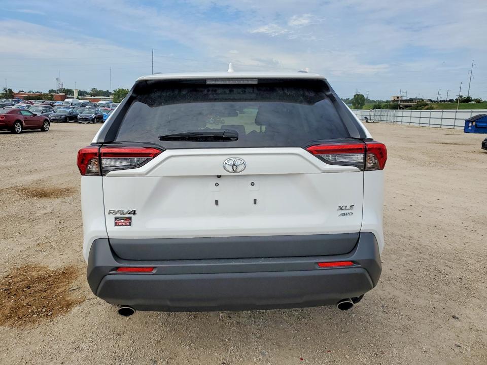 Photo 6 from auction – 2023 TOYOTA RAV4 with VIN 2T3P1RFV9PC336191
