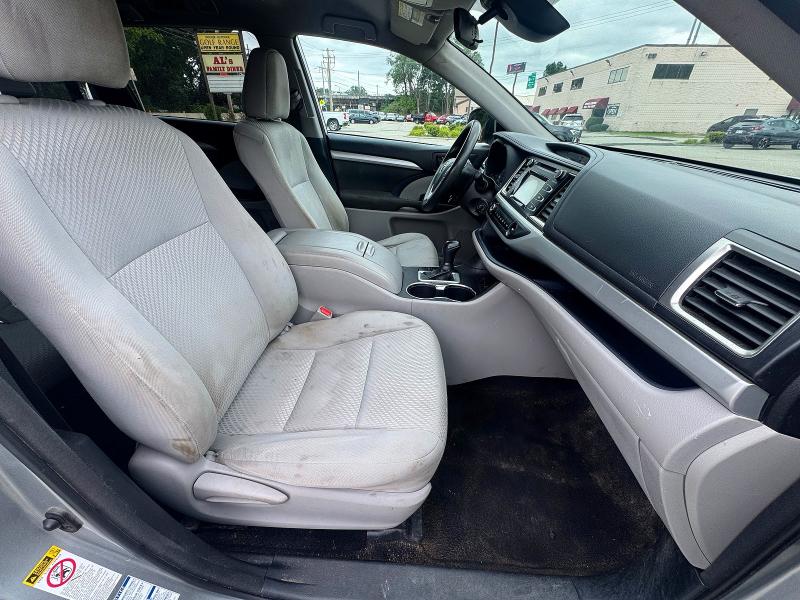 Photo 5 from auction – 2018 TOYOTA HIGHLANDER with VIN 5TDBZRFH7JS845989