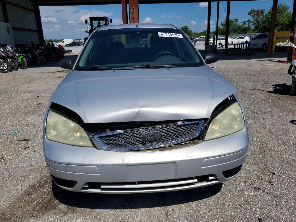 Photo 5 from auction – 2005 FORD FOCUS with VIN 1FAFP34N05W256291