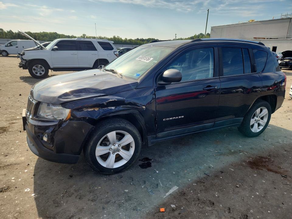 JEEP COMPASS 2011 with VIN 1J4NF1FB4BD226390 - Photo from auction