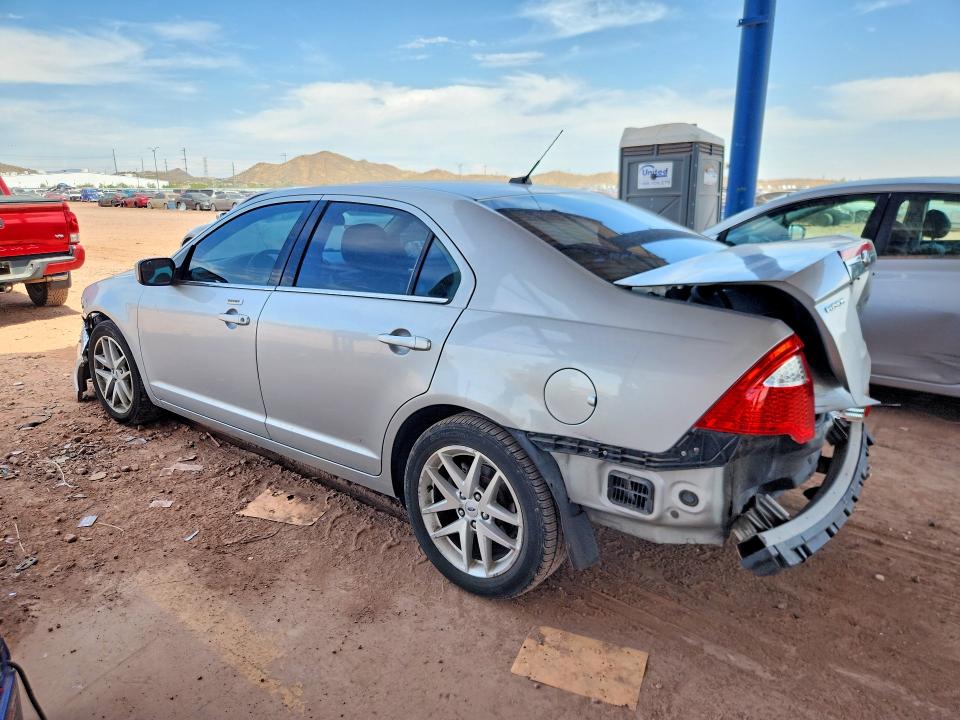 Zdjęcie 2 z aukcji – 2011 FORD FUSION z VIN 3FAHP0JA4BR243602