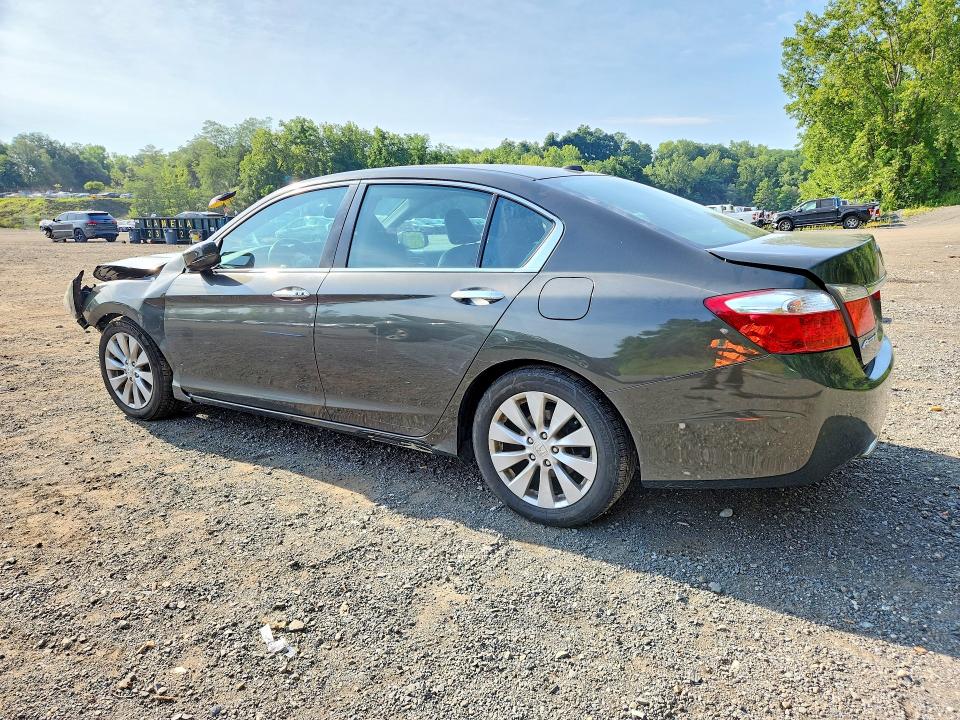 Photo 2 from auction – 2014 HONDA ACCORD with VIN 1HGCR2F88EA055813