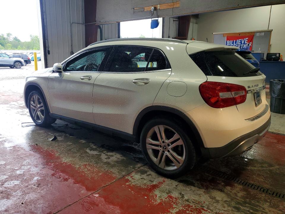 Photo 2 from auction – 2018 MERCEDES-BENZ GLA with VIN WDCTG4GB6JJ435294