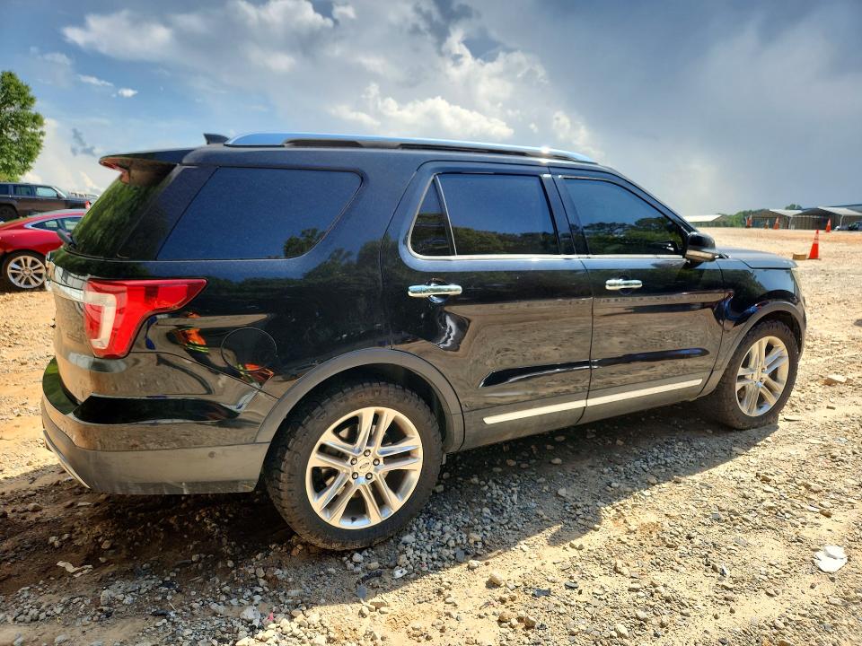 Photo 3 from auction – 2016 FORD EXPLORER with VIN 1FM5K7F83GGB84403