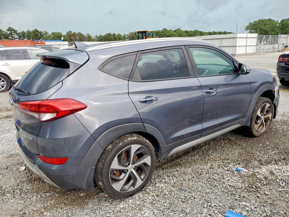 Photo 3 from auction – 2017 HYUNDAI TUCSON with VIN KM8J33A23HU352289