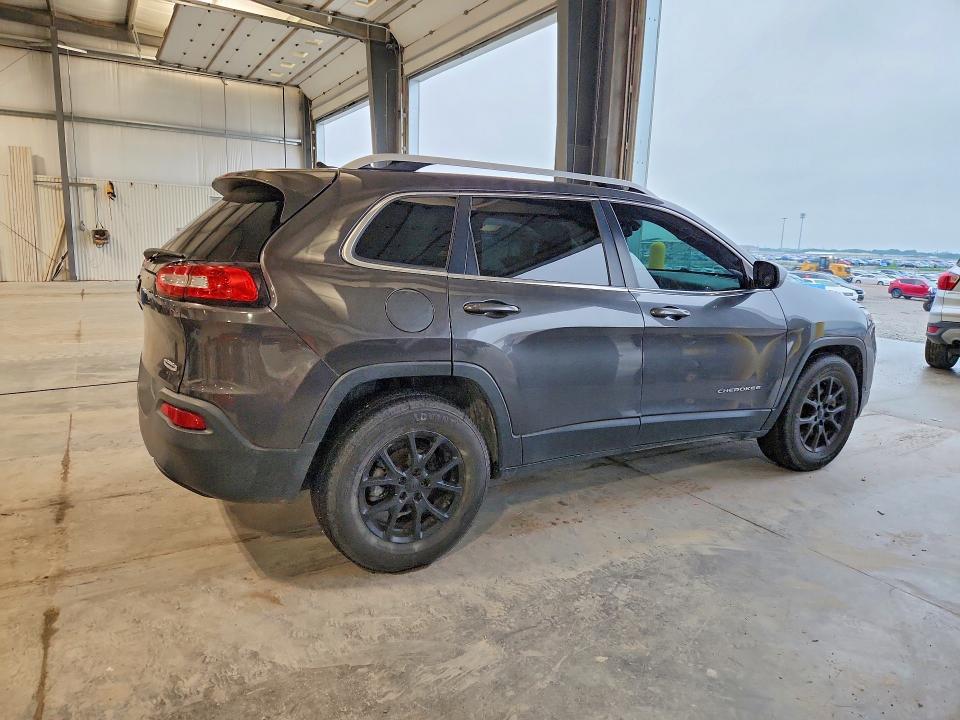 Photo 3 from auction – 2015 JEEP CHEROKEE with VIN 1C4PJLCB8FW695473