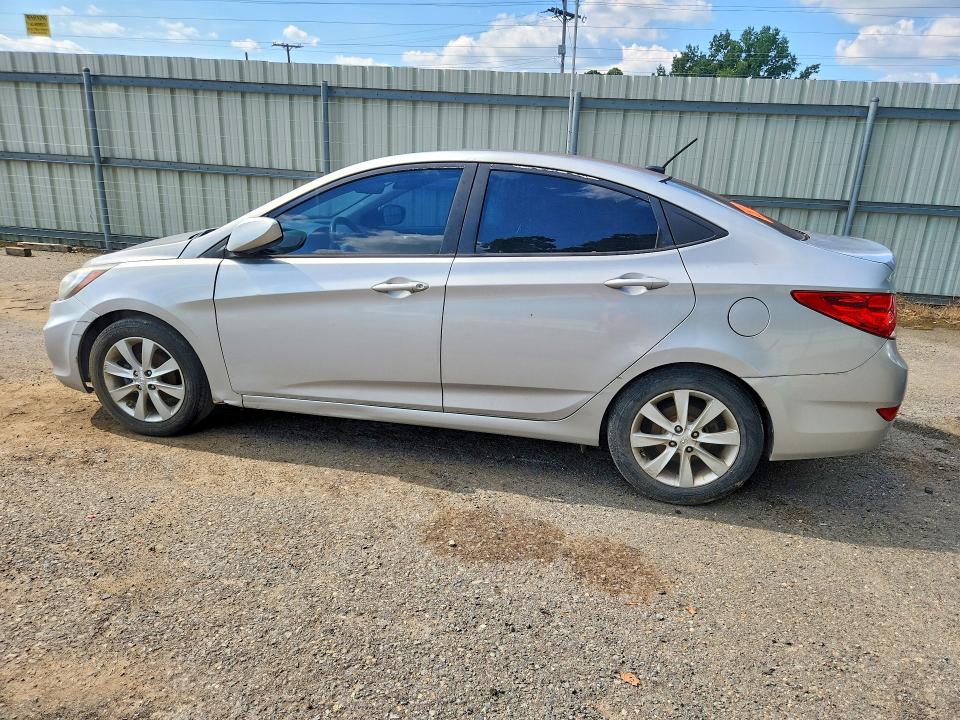 Photo 2 from auction – 2013 HYUNDAI ACCENT with VIN KMHCU4AE7DU462928