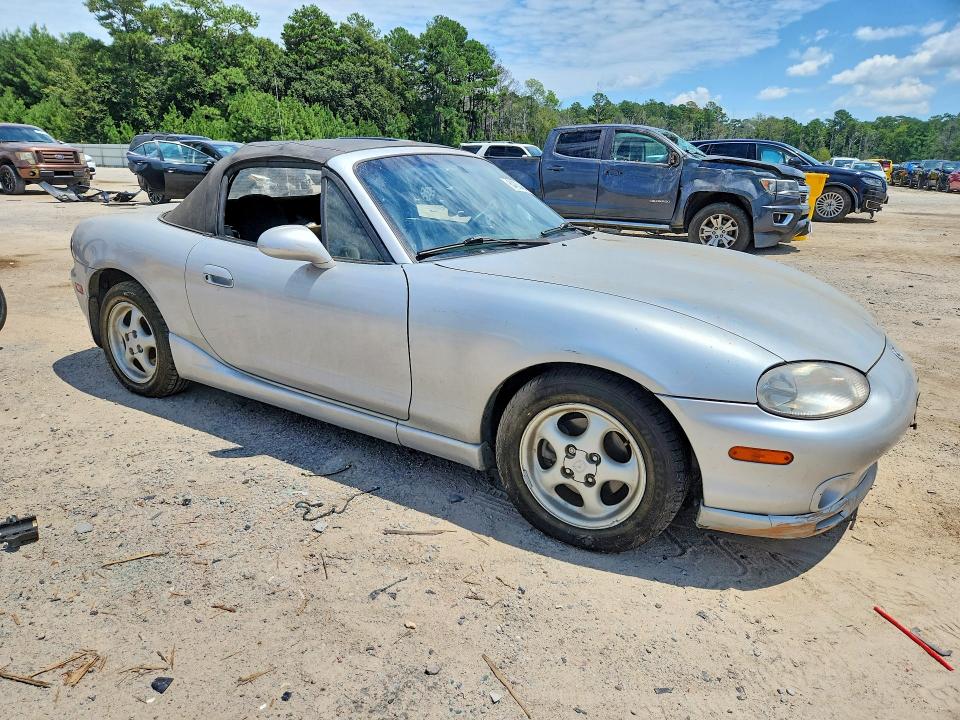 Photo 4 from auction – 1999 MAZDA MX-5 MIATA with VIN JM1NB353XX0100220