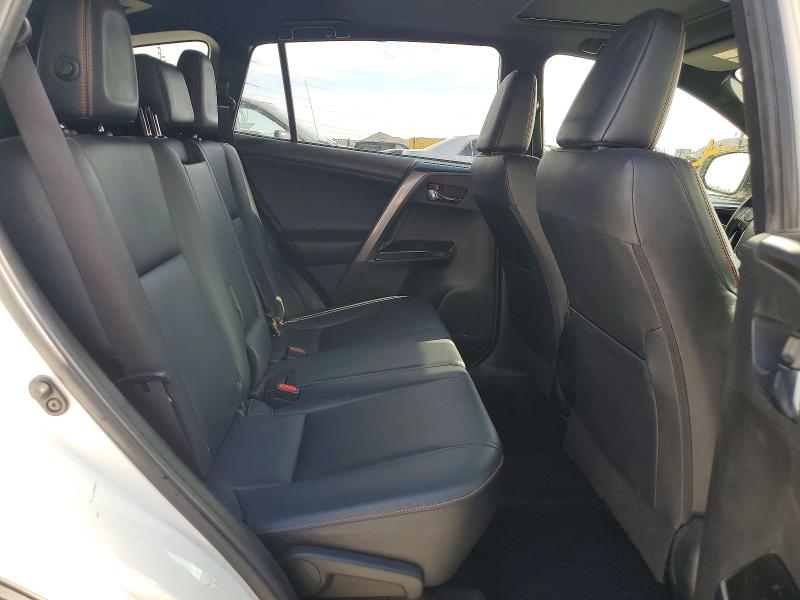 Photo 11 from auction – 2016 TOYOTA RAV4 with VIN JTMNFREV8GJ067740