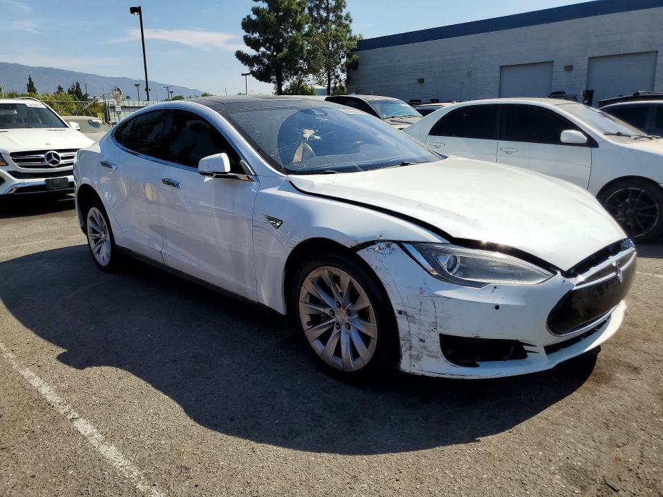 Photo 4 from auction – 2015 TESLA MODEL S with VIN 5YJSA1E12FF115562