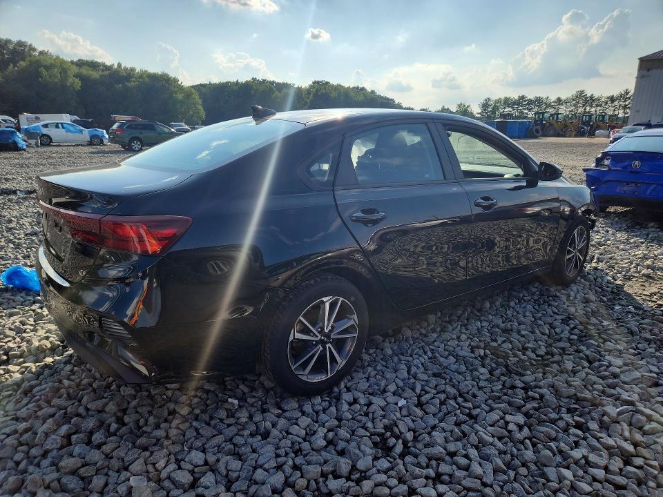 Photo 3 from auction – 2022 KIA FORTE with VIN 3KPF24AD1NE454947