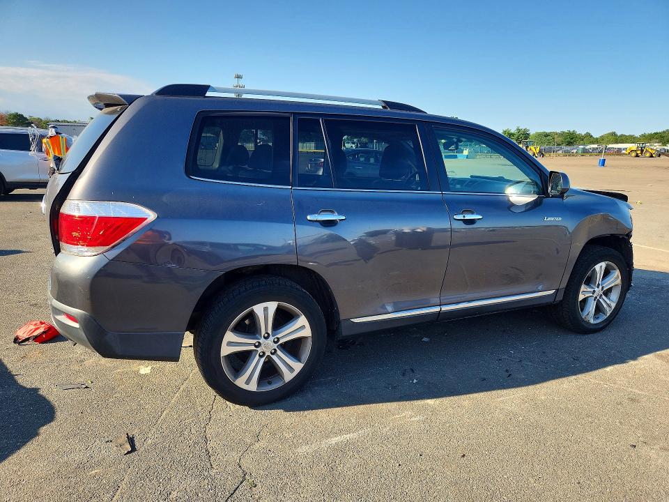 Photo 3 from auction – 2012 TOYOTA HIGHLANDER with VIN 5TDDK3EH1CS137543