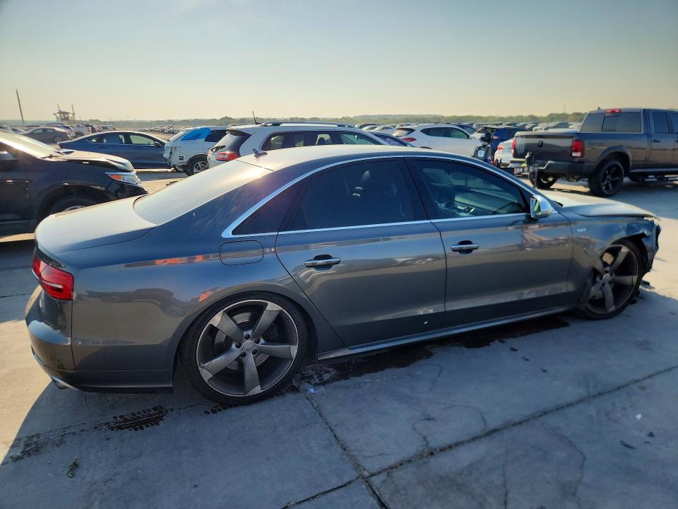 Zdjęcie 3 z aukcji – 2016 AUDI S8 z VIN WAUJSAFD9GN006808