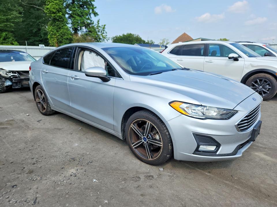 Photo 4 from auction – 2019 FORD FUSION with VIN 3FA6P0HD4KR128893
