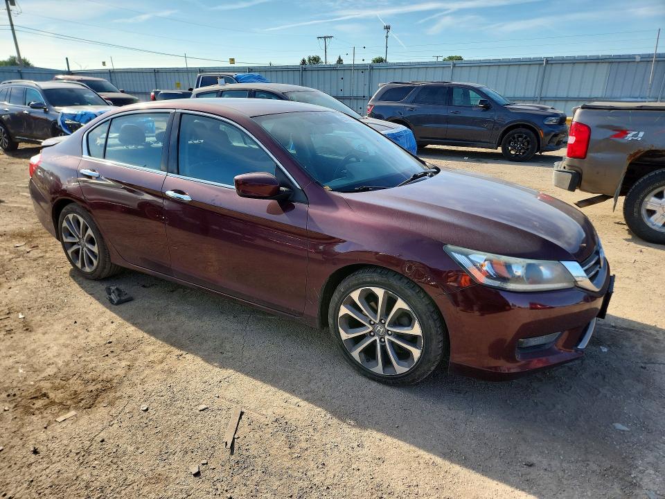 Photo 4 from auction – 2015 HONDA ACCORD with VIN 1HGCR2F53FA049604