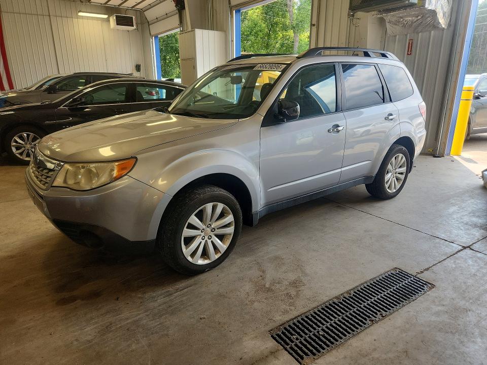 SUBARU FORESTER 2012 with VIN JF2SHBDC2CH417757 - Photo from auction