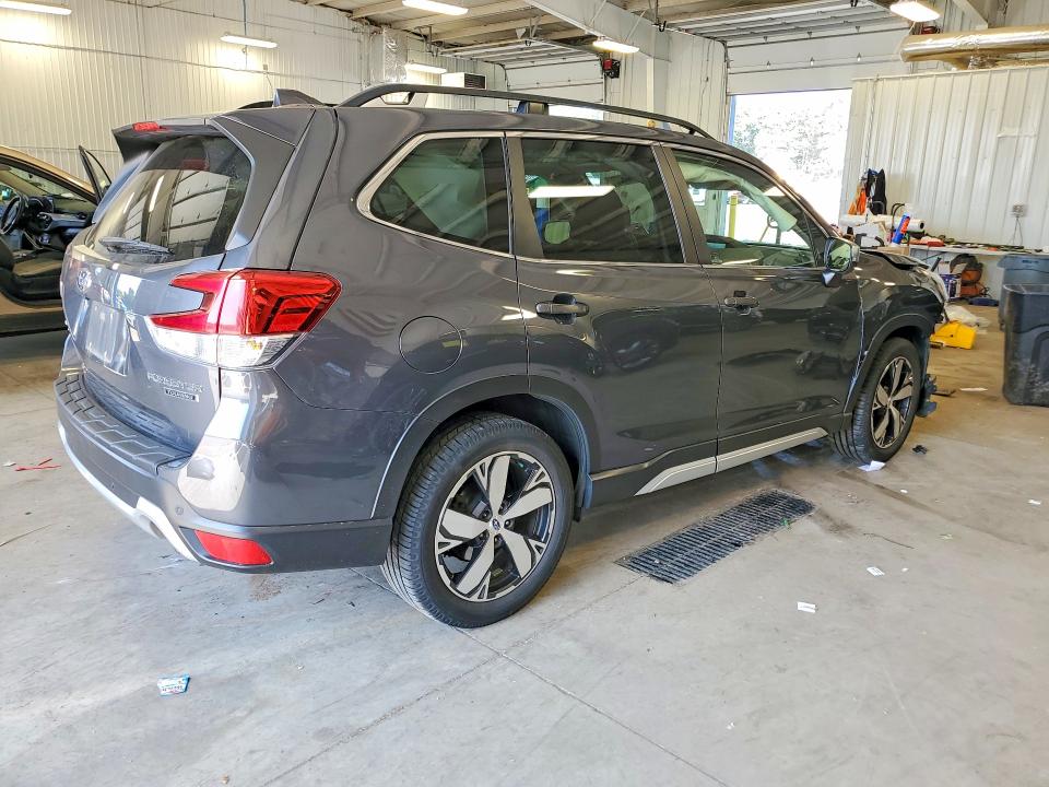 Photo 3 from auction – 2020 SUBARU FORESTER with VIN JF2SKAXC4LH455837