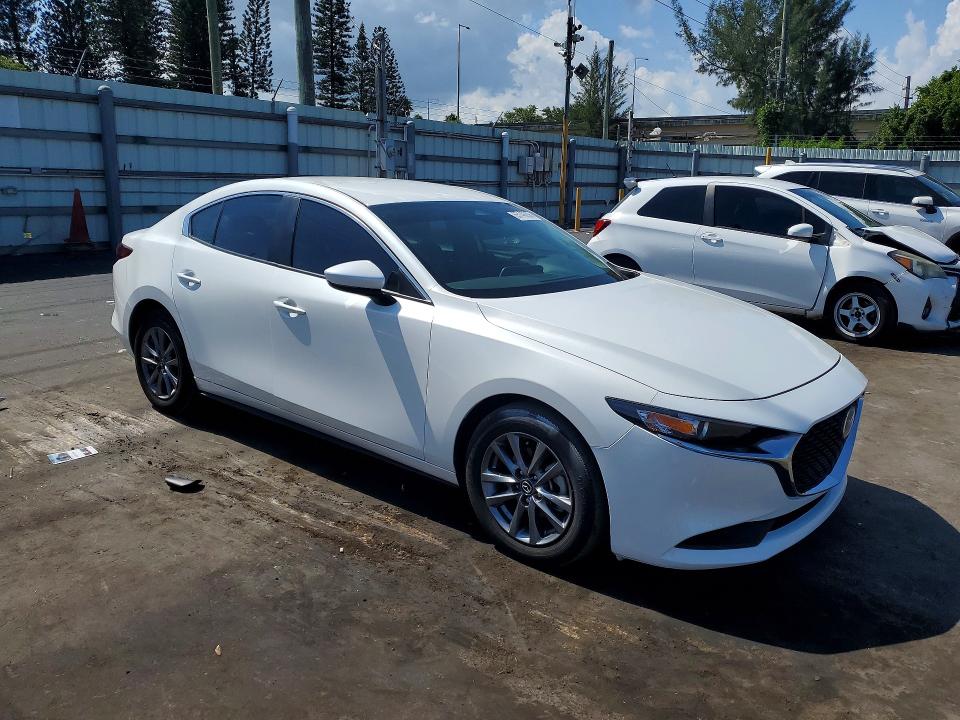 Photo 4 from auction – 2024 MAZDA 3 with VIN 3MZBPAAM8RM431088
