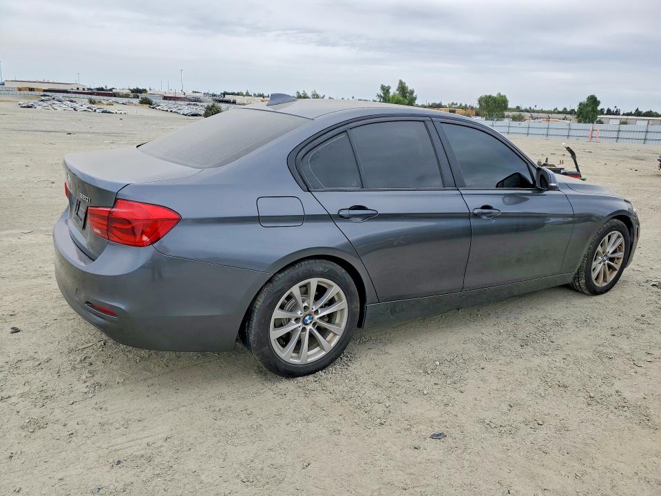 Photo 3 from auction – 2018 BMW 320 with VIN WBA8E1G5XJNU92677