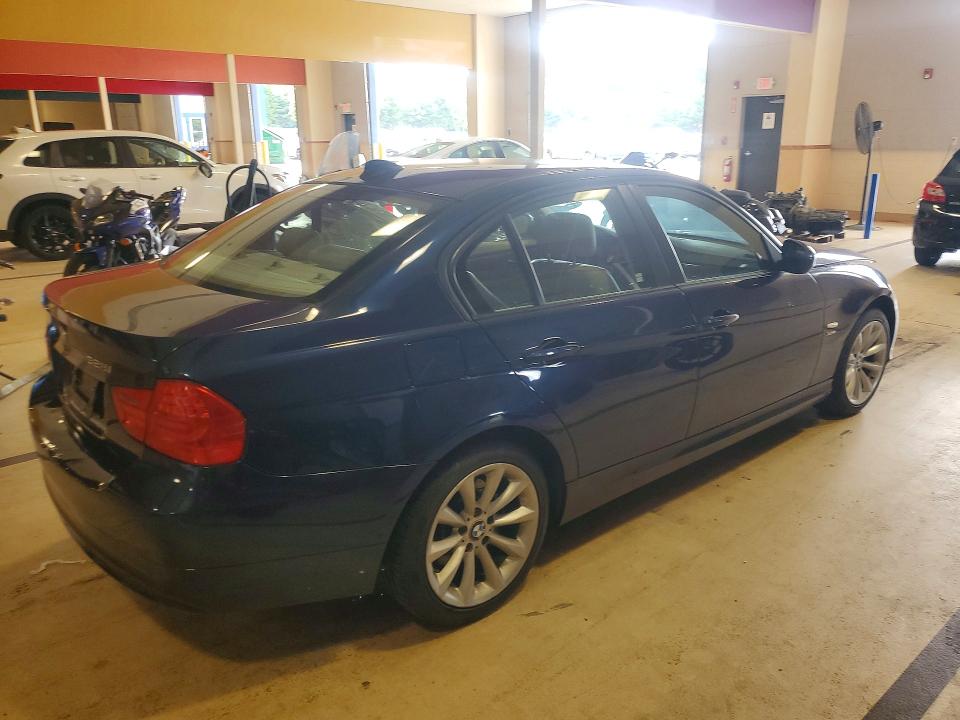 Photo 3 from auction – 2011 BMW 328 with VIN WBAPK5C57BF126110