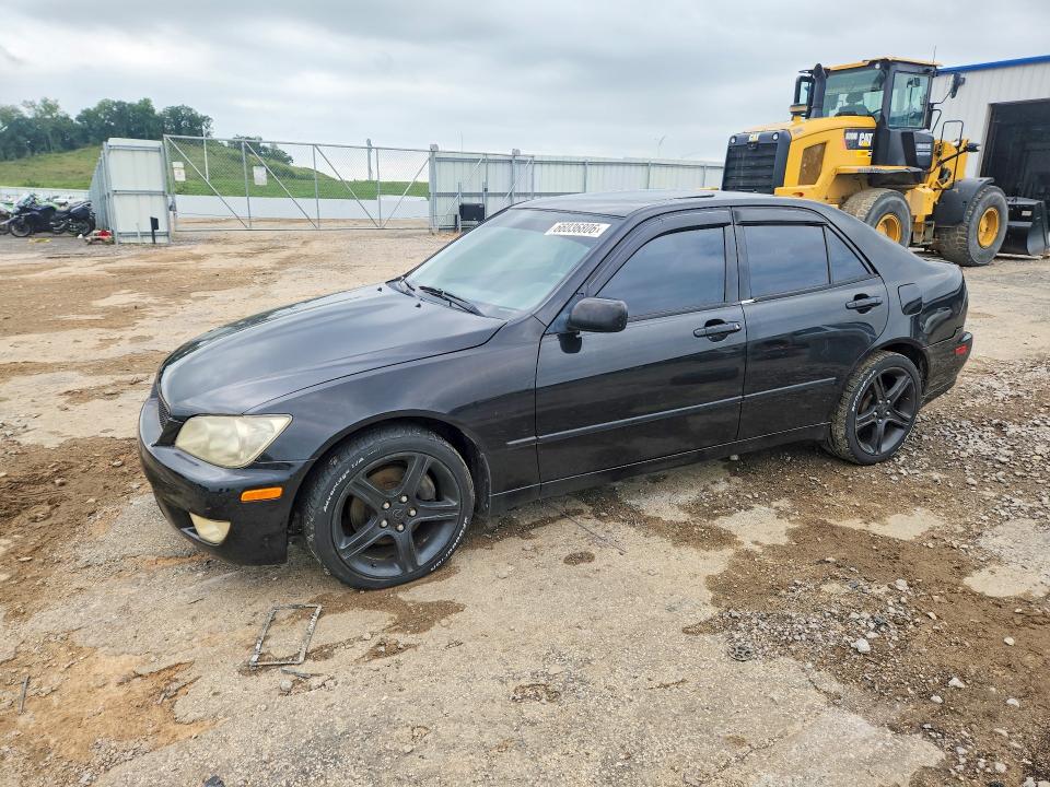 LEXUS IS 2001 with VIN JTHBD182010032309 - Photo from auction