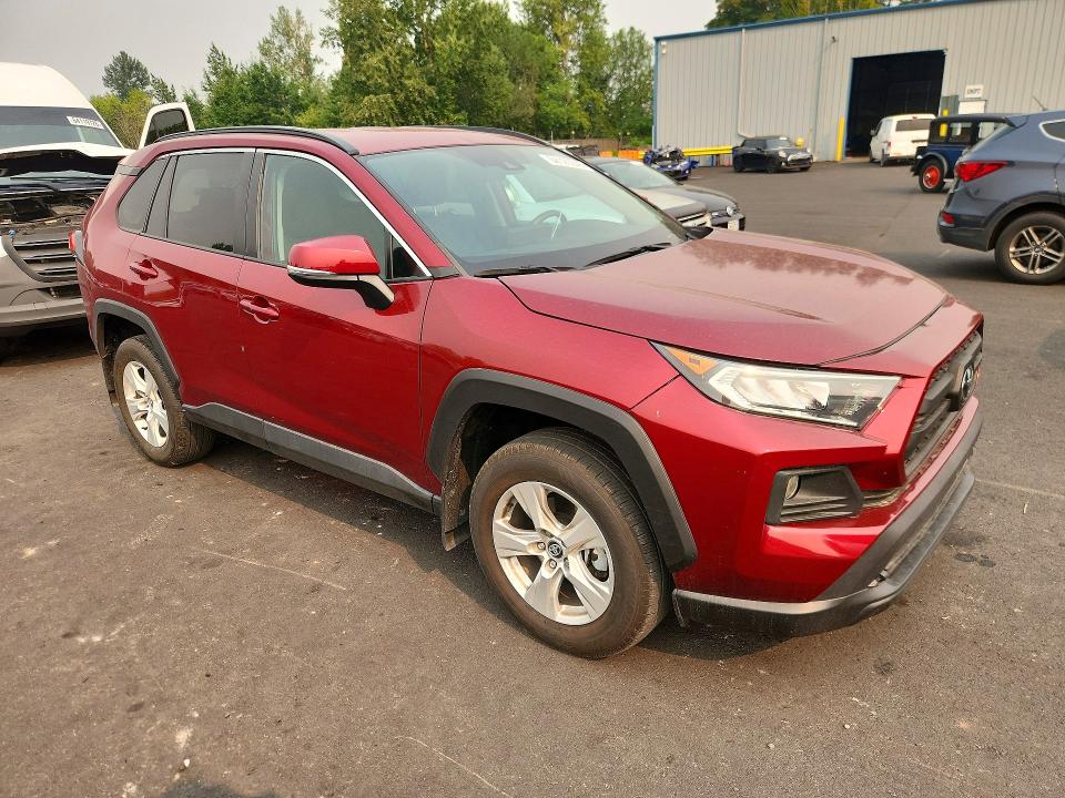 Photo 4 from auction – 2020 TOYOTA RAV4 with VIN 2T3P1RFV0LW100800