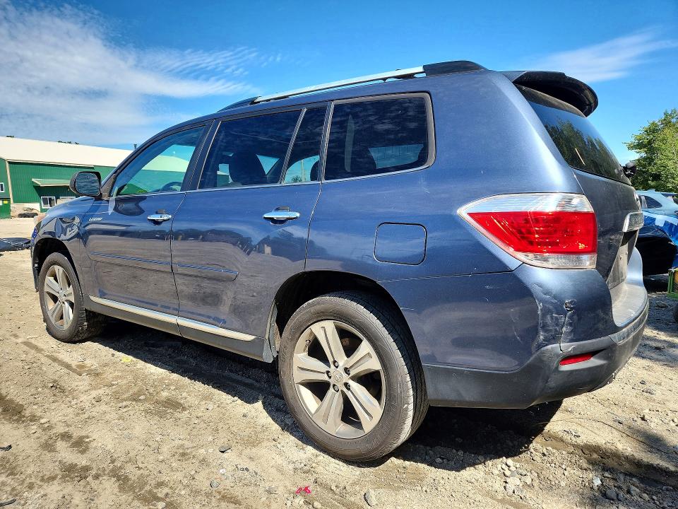 Photo 2 from auction – 2011 TOYOTA HIGHLANDER with VIN 5TDDK3EH0BS057228