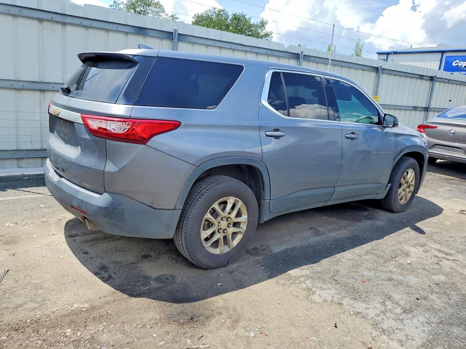 Photo 3 from auction – 2020 CHEVROLET TRAVERSE with VIN 1GNERFKWXLJ226889
