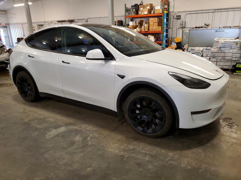 Photo 4 from auction – 2024 TESLA MODEL Y with VIN 7SAYGDEE2RA240059