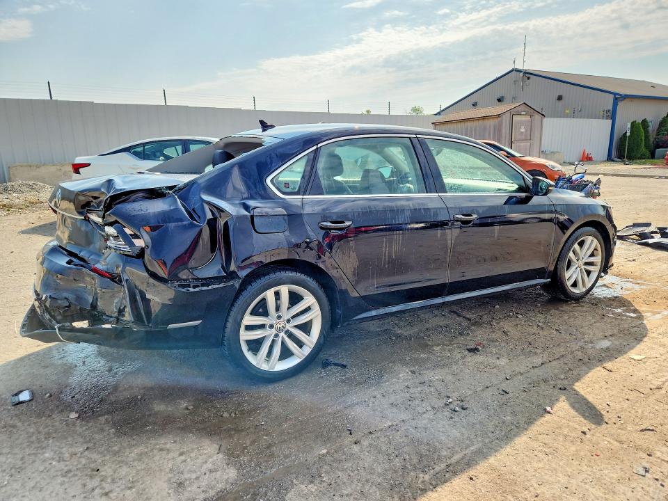Photo 3 from auction – 2018 VOLKSWAGEN PASSAT with VIN 1VWBA7A37JC015907