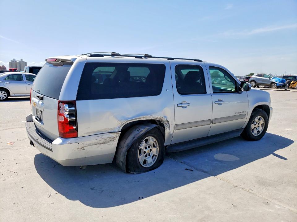 Photo 3 from auction – 2013 CHEVROLET SUBURBAN with VIN 1GNSCJE08DR116697
