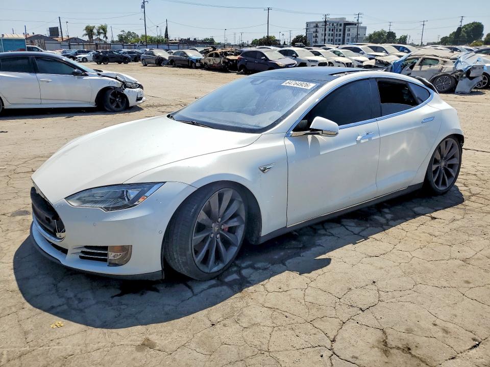 TESLA MODEL S 2016 with VIN 5YJSA1E49GF124982 - Photo from auction